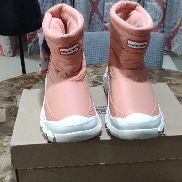 Hunter Pink Winter Boots - Picture 5 of 9